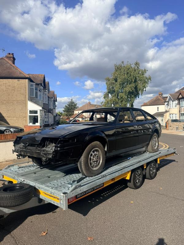 Damaged Rover SD1 on the trailer
