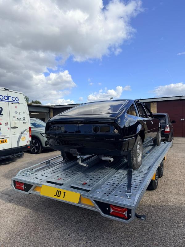 Rover SD1 project car on the trailer