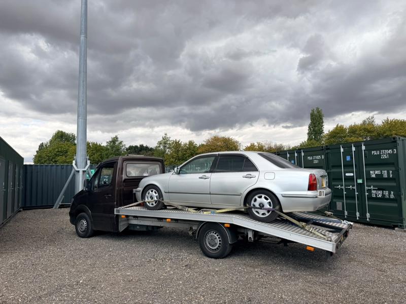 Silver saloon recovered on the truck